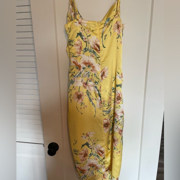 Lulu’s Yellow Floral Dress - Picture 4 of 6